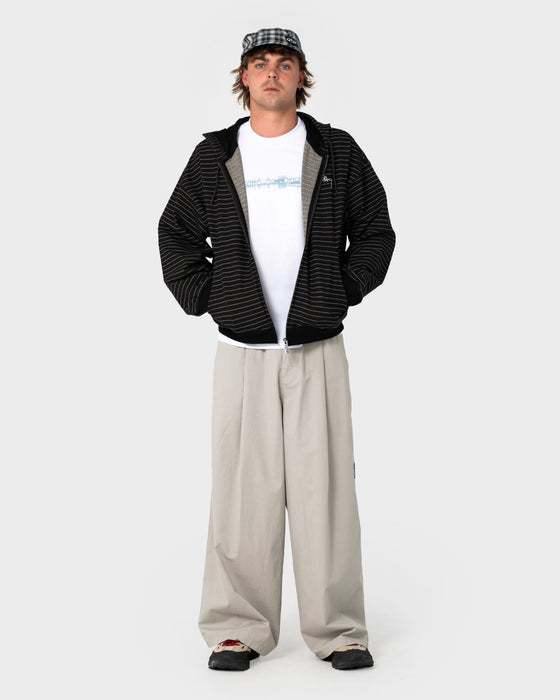 man-wearing-racka-zip-thru-hooded-fleece-in-black