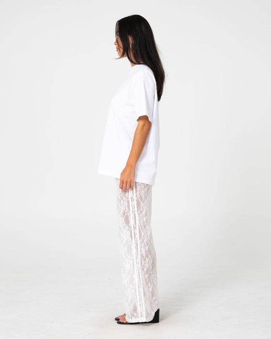 woman-wearing-lorelai-lace-straight-leg-pant-in-white