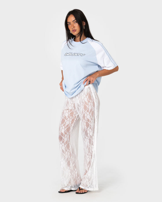 woman-wearing-alex-raglan-oversize-tee-in-retro-blue-white