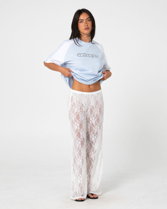 woman-wearing-alex-raglan-oversize-tee-in-retro-blue-white