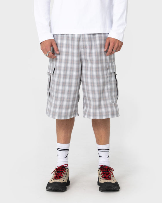 man-wearing-screwdriva-elastic-cargo-short-in-stone-grey