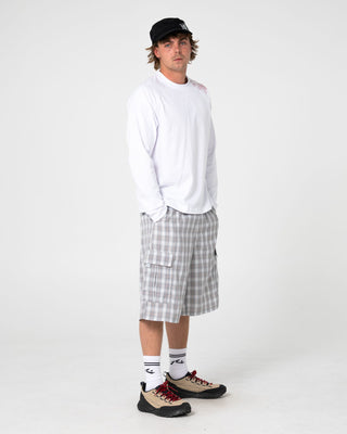 Man wearing Screwdriva Elastic Cargo Short in Stone Grey