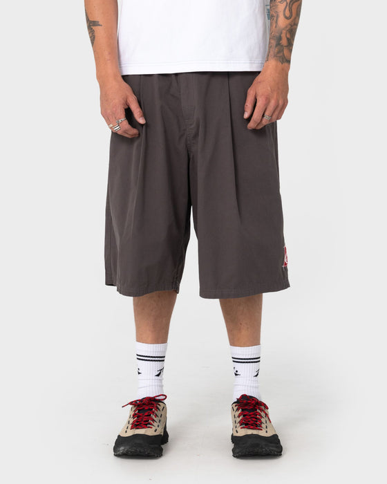 man-wearing-mista-mista-elastic-short-in-carbon