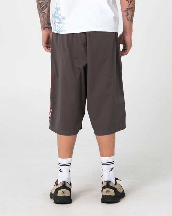 man-wearing-mista-mista-elastic-short-in-carbon