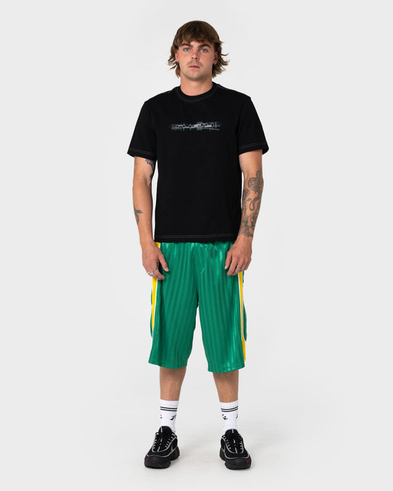 man-wearing-hoopty-elastic-sports-short-in-boston-green