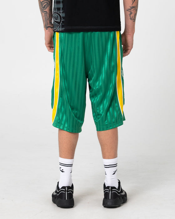 man-wearing-hoopty-elastic-sports-short-in-boston-green