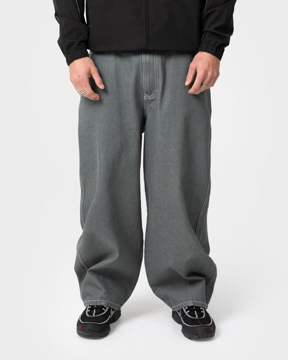 man-wearing-reload-cacoon-jean-in-raw-dawg-slate