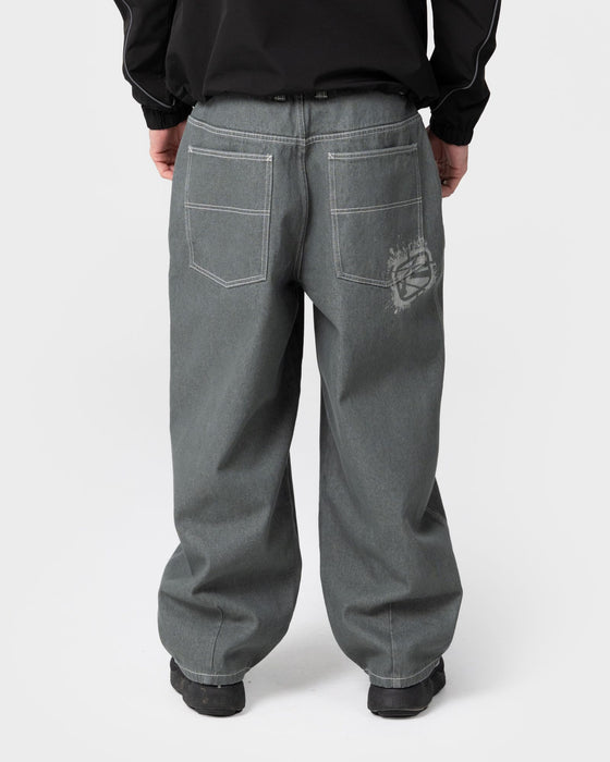 man-wearing-reload-cacoon-jean-in-raw-dawg-slate