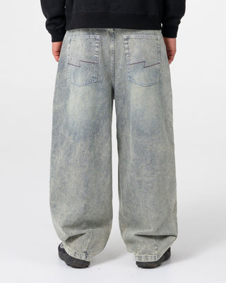 Man wearing Mystika Jean in Dirty Dawg