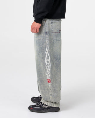 Man wearing Mystika Jean in Dirty Dawg