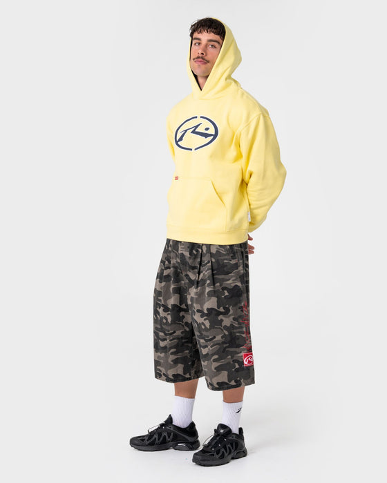 man-wearing-polar-ops-hooded-fleece-in-popcorn