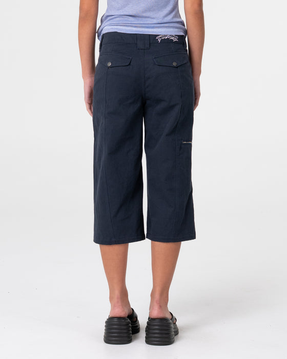 woman-wearing-it-gyrl-low-rise-capri-cargo-pant-in-navy-blue
