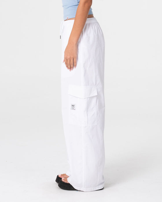 woman-wearing-maddy-low-rise-elastic-pant-in-white