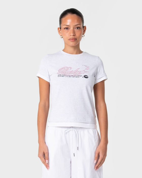 woman-wearing-star-seeker-mock-layer-tee-in-ecru-marle