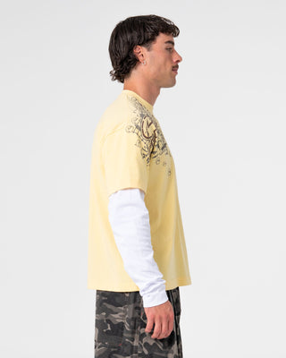 Man wearing Kodak Walk Mock Long Sleeve Tee in Popcorn