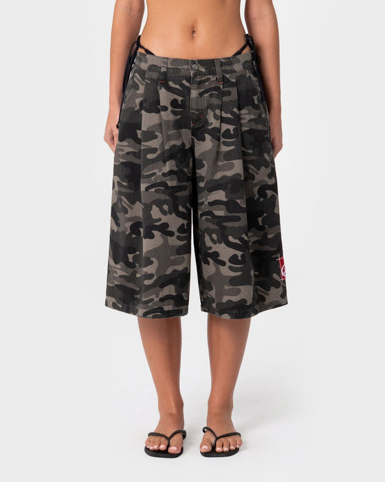 woman-wearing-sweet-as-camo-low-rise-short-in-carbon