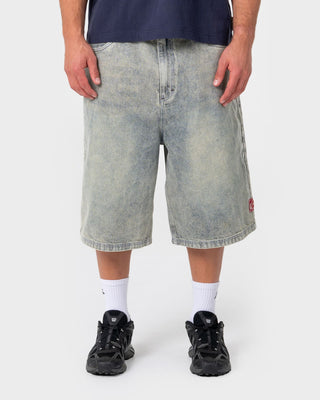 Man wearing Mystika Jort in Dirty Dawg