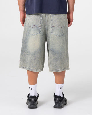 Man wearing Mystika Jort in Dirty Dawg