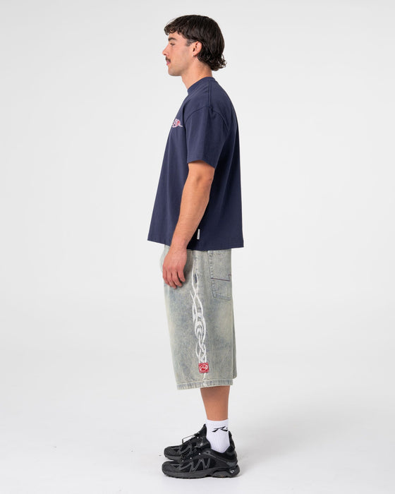 man-wearing-mystika-jort-in-dirty-dawg