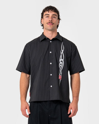 Man wearing Mystika Short Sleeve Shirt in Black