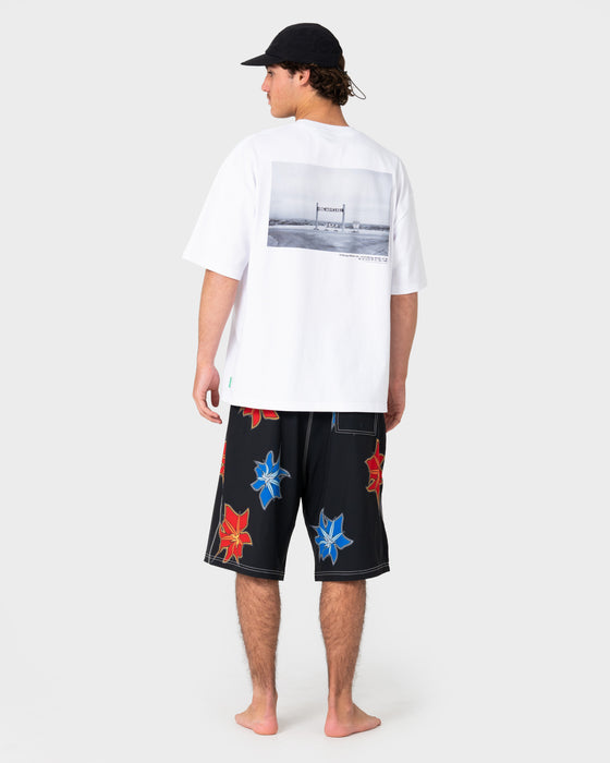 model-wearing-king-waves-kill-short-sleeve-tee-in-white