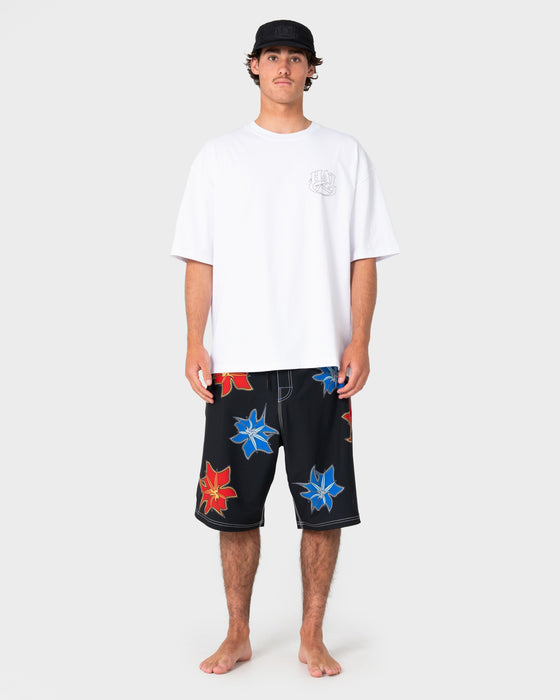 model-wearing-king-waves-kill-short-sleeve-tee-in-white