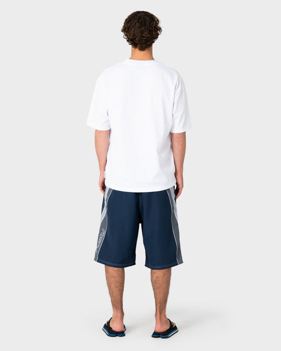 man-wearing-rusty-x-halco-short-sleeve-tee-in-white
