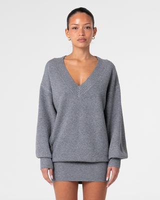 Woman wearing the Kairo Long Sleeve Slouch Knit Dress in Grey Marle