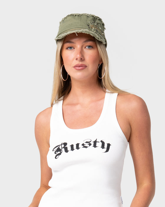 woman-wearing-zoe-military-cap-in-savanna