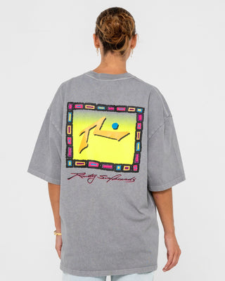 Man wearing Heritage Tee in Washed Grey