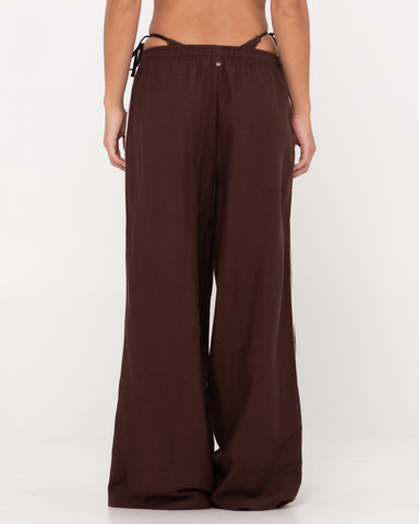 Woman wearing Palm Springs Comp Lounge Pant in Java