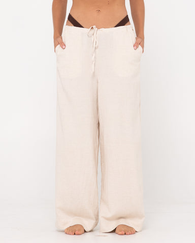 Woman wearing Palm Springs Lounge Pant in Oatmeal