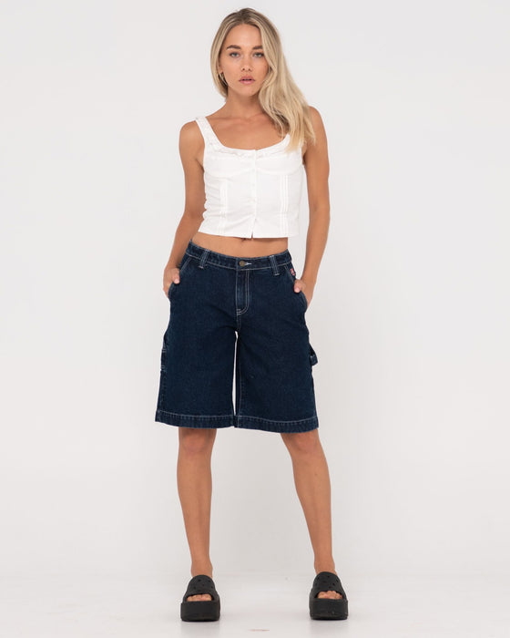 woman-wearing-billie-low-rise-carpenter-jort-in-deep-blue