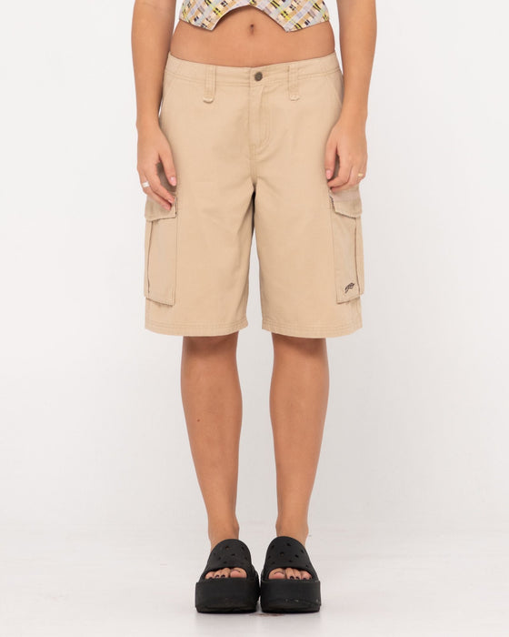 woman-wearing-tank-girl-low-rise-loose-fit-cargo-short-in-oatmilk