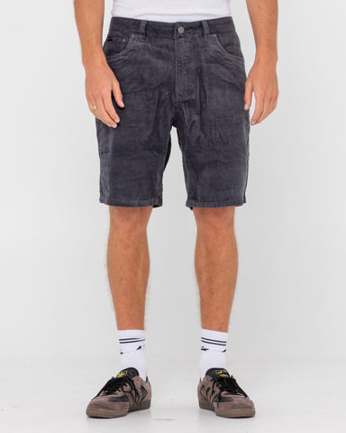 Man wearing Rifts 5 Pkt Short in Coal