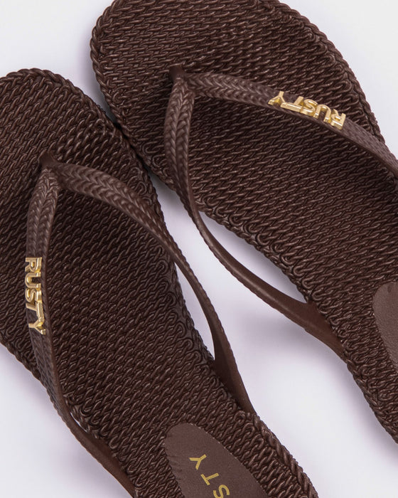 womens-flip-out-thong-in-pinecone