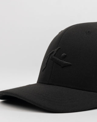 Mens Chronic 4 Flexfit Cap in Black 1
