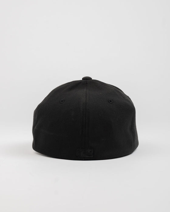mens-chronic-4-flexfit-cap-in-black-1