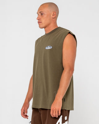 Man wearing Faden Heavy Boxy Muscle in Savanna