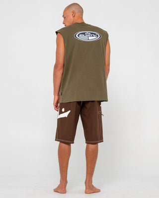 Man wearing Faden Heavy Boxy Muscle in Savanna