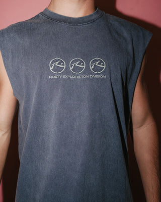 Man wearing Crusoe Heavy Boxy Muscle in Coal