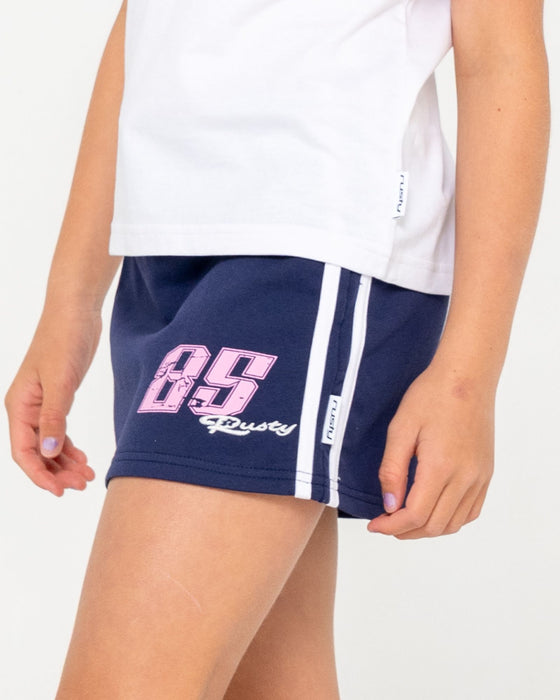 girl-wearing-le-low-rise-mini-skirt-girls-in-navy