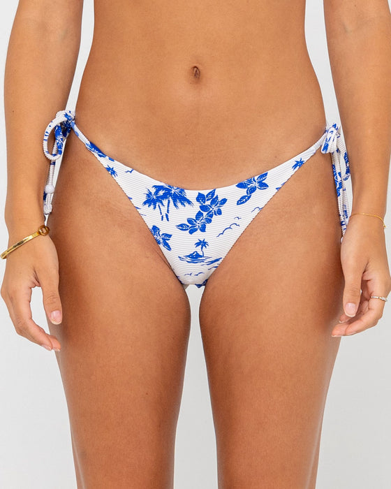 woman-wearing-maui-midi-bikini-bottom-in-maui-print