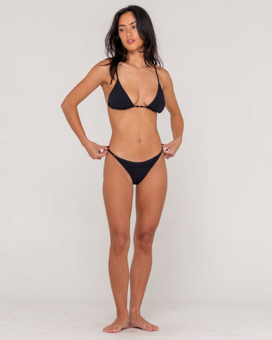 woman-wearing-sandalwood-ring-bikini-top-in-black