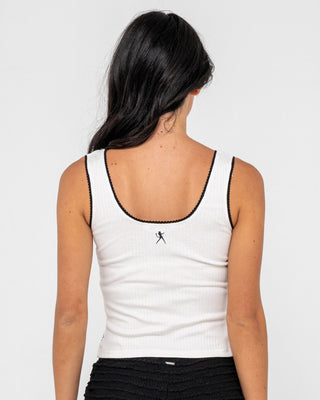 Woman wearing Cassian Ribbed Scoop Neck Singlet in White