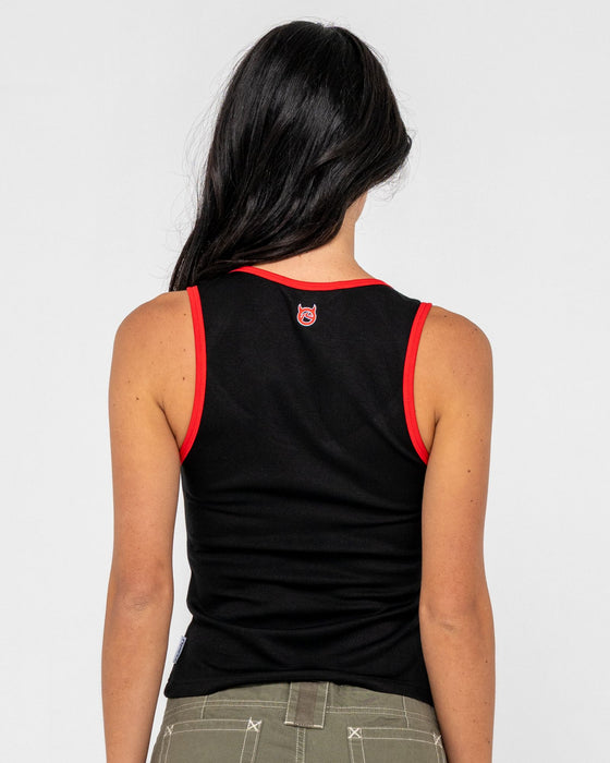 woman-wearing-hilton-devil-scoop-neck-tank-in-black