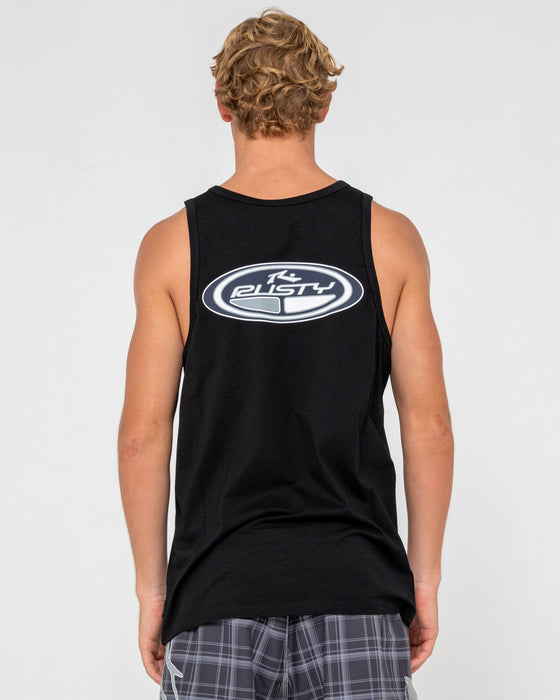 man-wearing-faden-tank-in-black