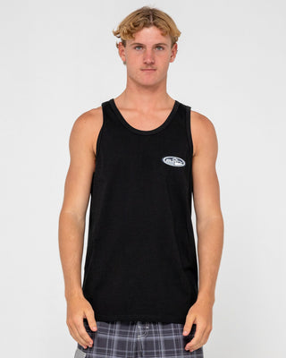 Man wearing Faden Tank in Black
