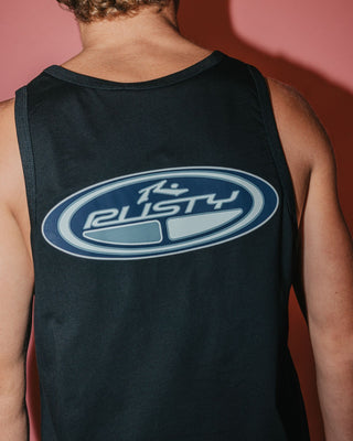 Man wearing Faden Tank in Black