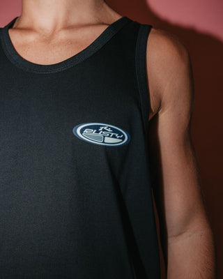 Man wearing Faden Tank in Black